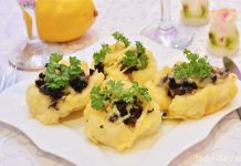 Картофельные шарики из пюре с грибами