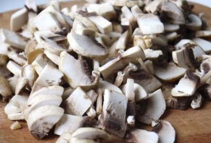 Куриные ножки с грибами и специями