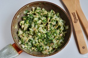 Быстрый куриный пирог со шпинатом и грибами - фото шаг 4