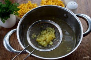 Быстрый куриный суп с кукурузой и имбирем - фото шаг 3