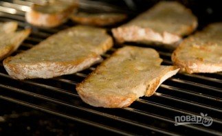 Брускетта с грушей, сыром и орехом - фото шаг 3