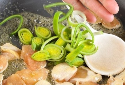 Филе из курицы с овощами и рисом