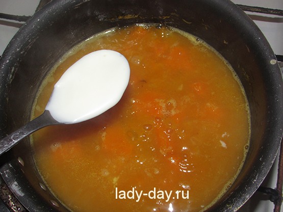 Тыквенный суп со сметаной