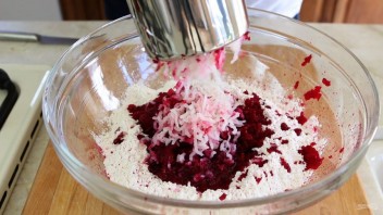 Клёцки из свеклы - фото шаг 4