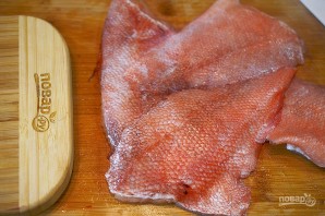 Морской окунь с табуле из киноа - фото шаг 1