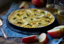 Тарт с яблоками и сыром