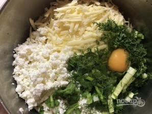 Ватрушки с сыром и зеленью - фото шаг 8