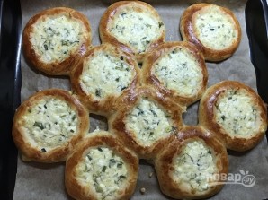 Ватрушки с сыром и зеленью - фото шаг 12