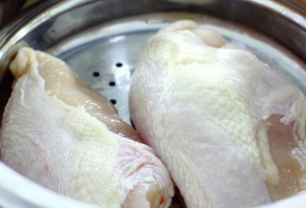 Куриные грудки на пару в соевом соусе