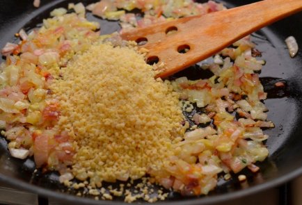 Болгарский перец и помидоры, фаршированные рисом