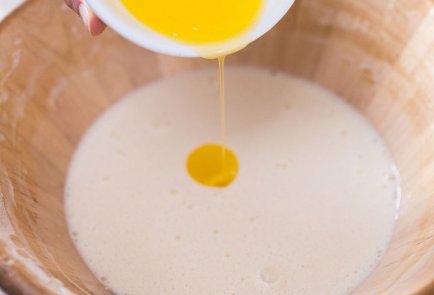 Крепы с ореховой пастой, клубникой и бананами