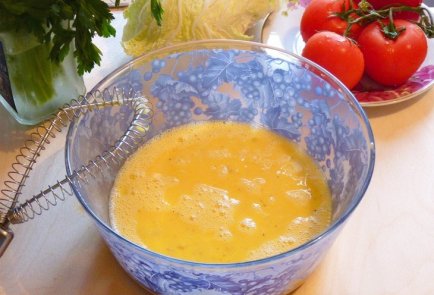 Фриттата из спагетти с перцем чили