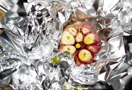 Чесночный крем-суп с сыром