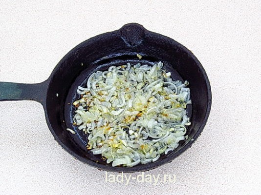 пасеровать