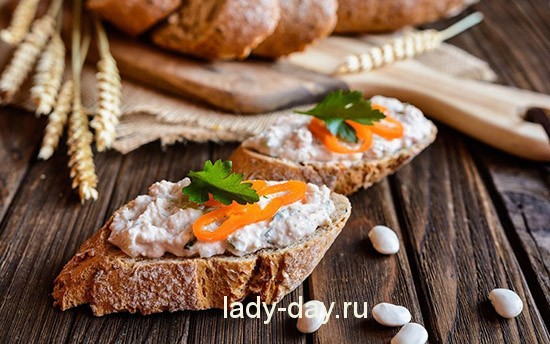 Бобовый паштет