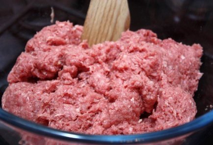 Тефтели в томатном соусе с зеленью и мятой