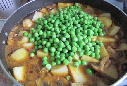 Картофель и шампиньоны с кокосовым молоком