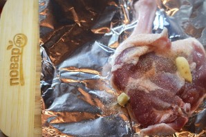 Большой салат с уткой, беконом, яблоками и апельсинами - фото шаг 2