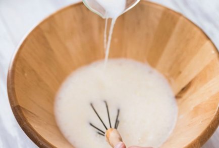 Крепы с ореховой пастой, клубникой и бананами