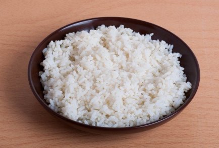 Рисовый салат с печенью и кукурузой