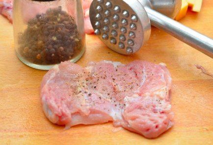 Куриная голень с сыром и ананасом