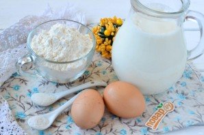 Простые блины на молоке - фото шаг 1