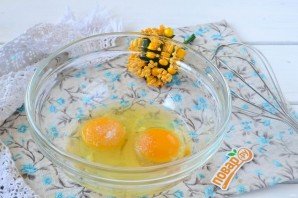 Простые блины на молоке - фото шаг 2