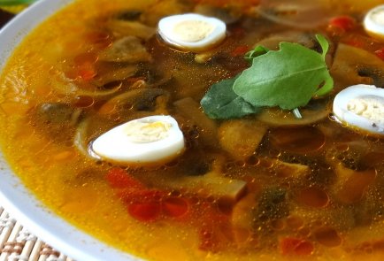 Луково-чесночная похлебка с шампиньонами