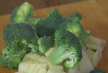 Куриный суп с брокколи и спагетти