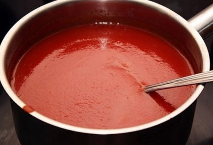 Томатный соус с чесноком и орегано для пиццы