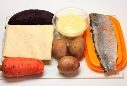 Сельдь под шубой в тонком лаваше