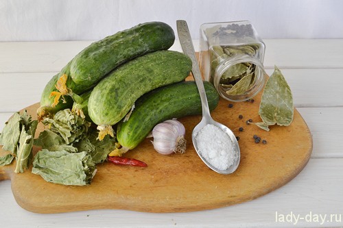 Огурцы соленые