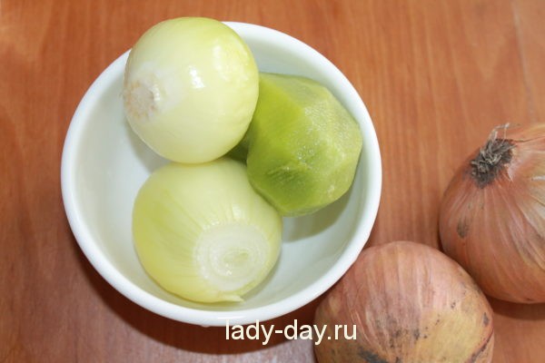 лук и киви