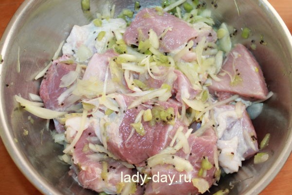 маринуем шашлык