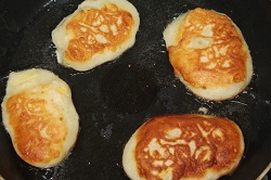 Манные оладьи с яблоками Как приготовить вкусные оладьи