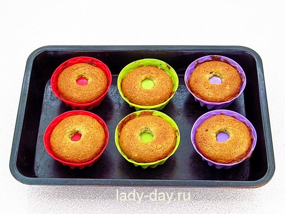 Банановые кексы в силиконовых формах