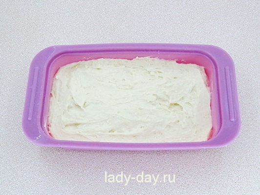 тесто в форме