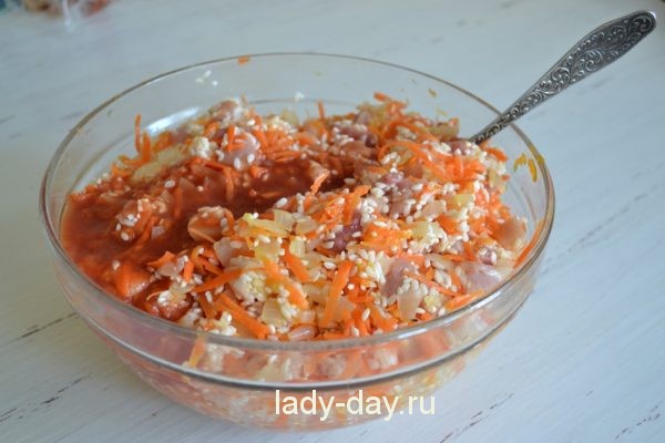 смешать фарш