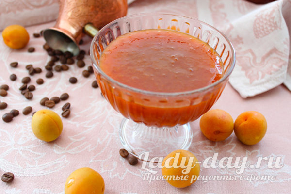 Абрикосовый джем с кофе