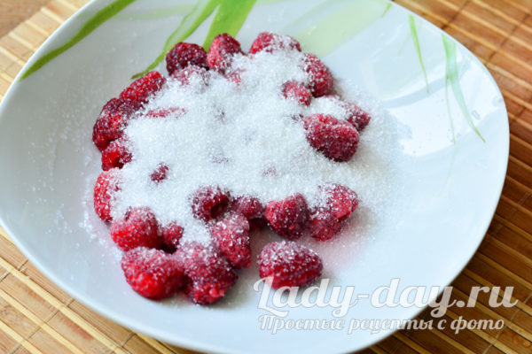 малина с сахаром