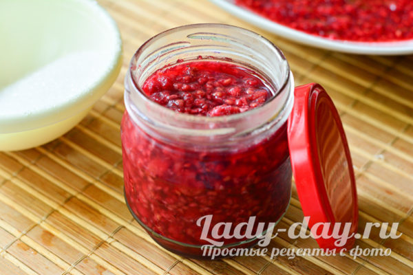 Баночка малины с сахаром