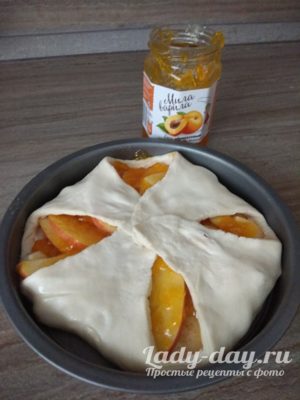 яблочный пирог из слоеного теста