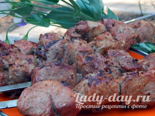 шашлык из свинины на минералке