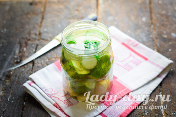 баночка залитая маринадом