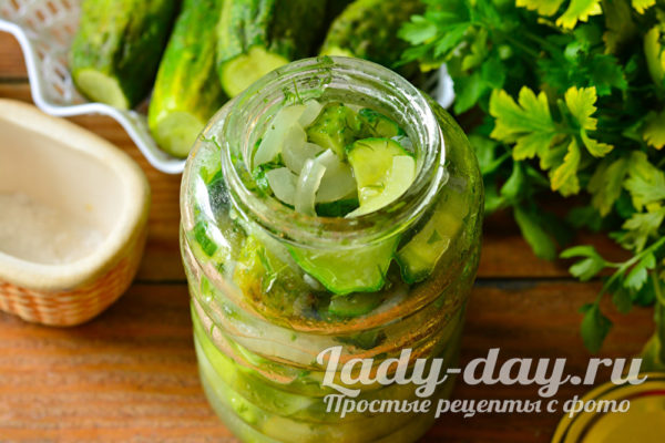 раскладка салата по банкам