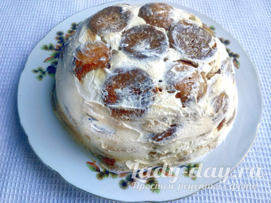 Тортик на тарелке