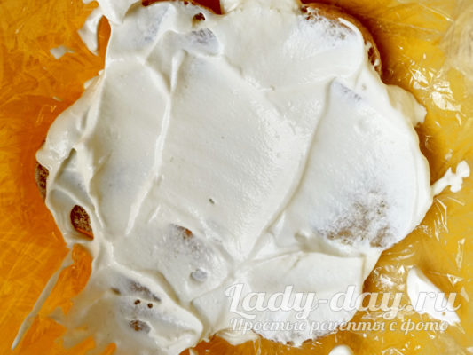 Намазать сметаной