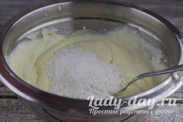 Насыпать ванилин