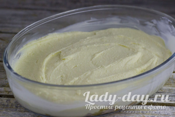 Положить тесто