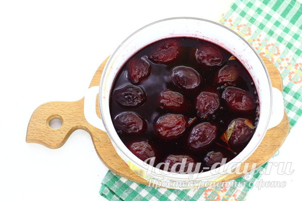 сливы в маринаде